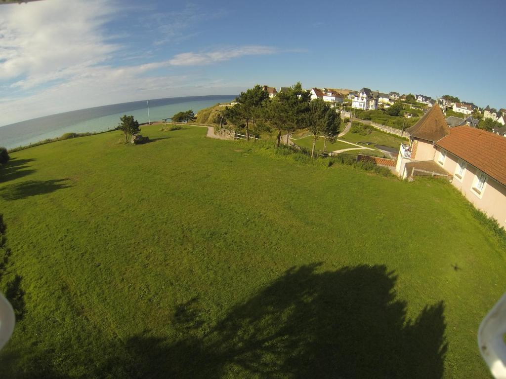 Hotel Royal Albion Mesnil-Val-Plage Exterior photo