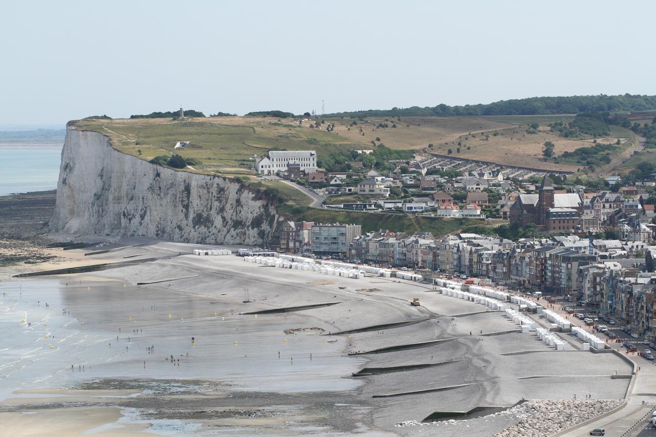 Hotel Royal Albion Mesnil-Val-Plage Exterior photo